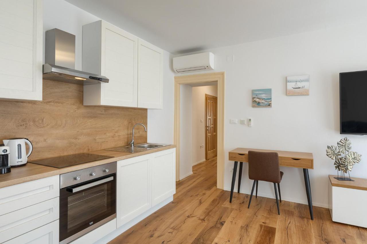 Deluxe Apartment Antonija Пореч Экстерьер фото